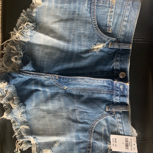 Cheeky hollister festival shorts - Picture 2 of 5